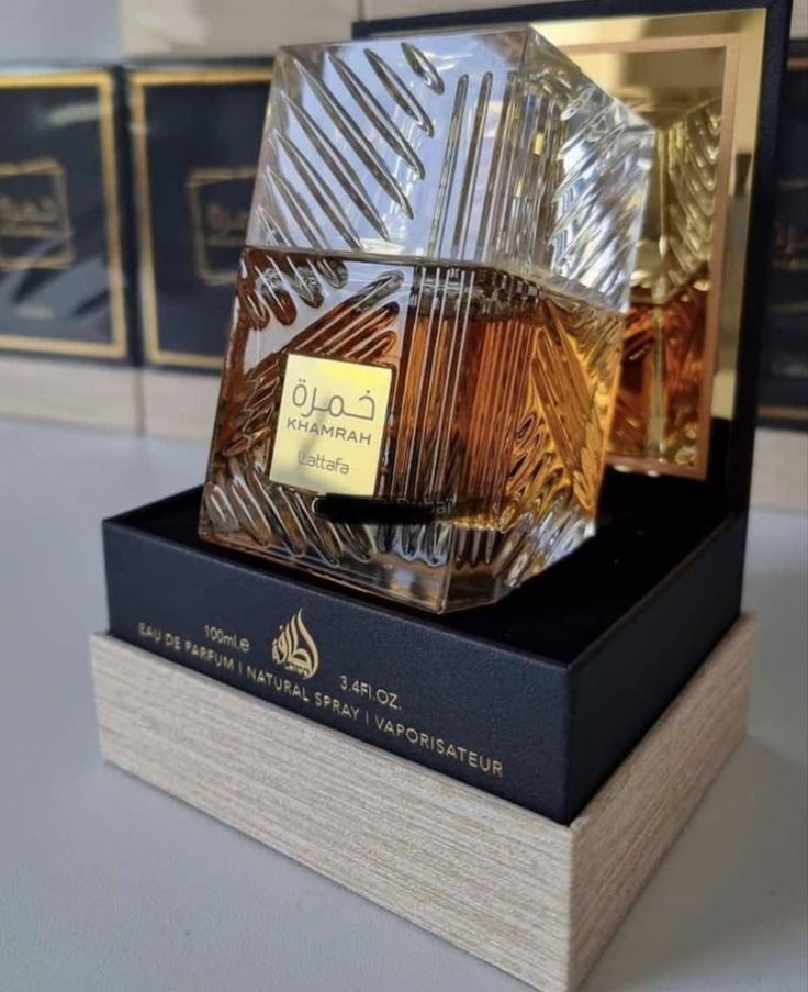 KHAMRAH LATTAFA 100ml + ESTUCHE DE LUJO + PERFUMERO